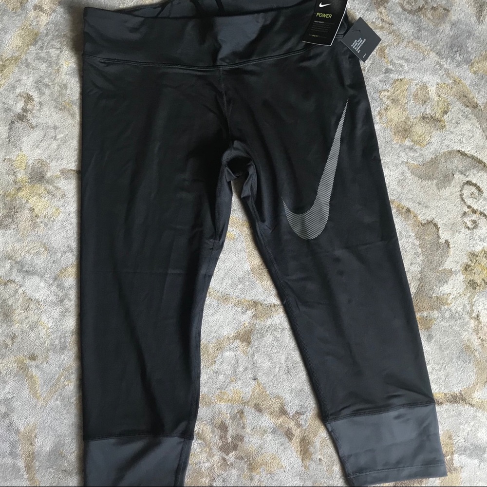 Nike power essential crops in 1x - Picture 2 of 8
